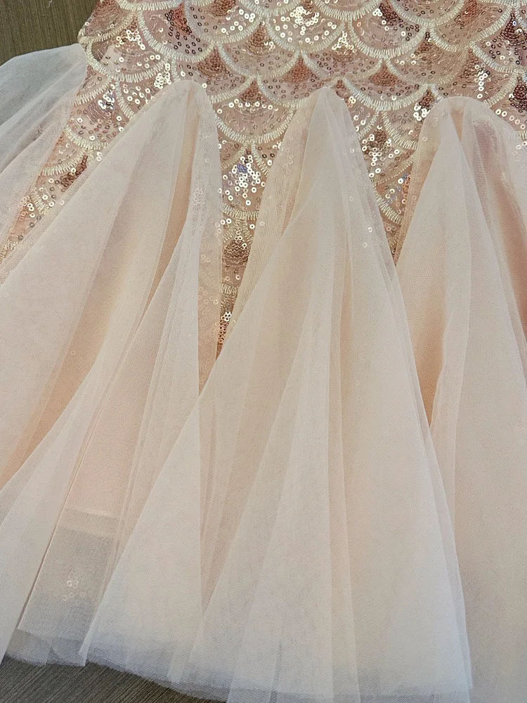 Mädchen Geburtstagsparty Prinzessinnenkleid O-Ausschnitt Trompetenärmel Paillettenbesetztes Mesh-Kleid für Bühnenauftritte Hochzeit S3069-2 – Detail 9