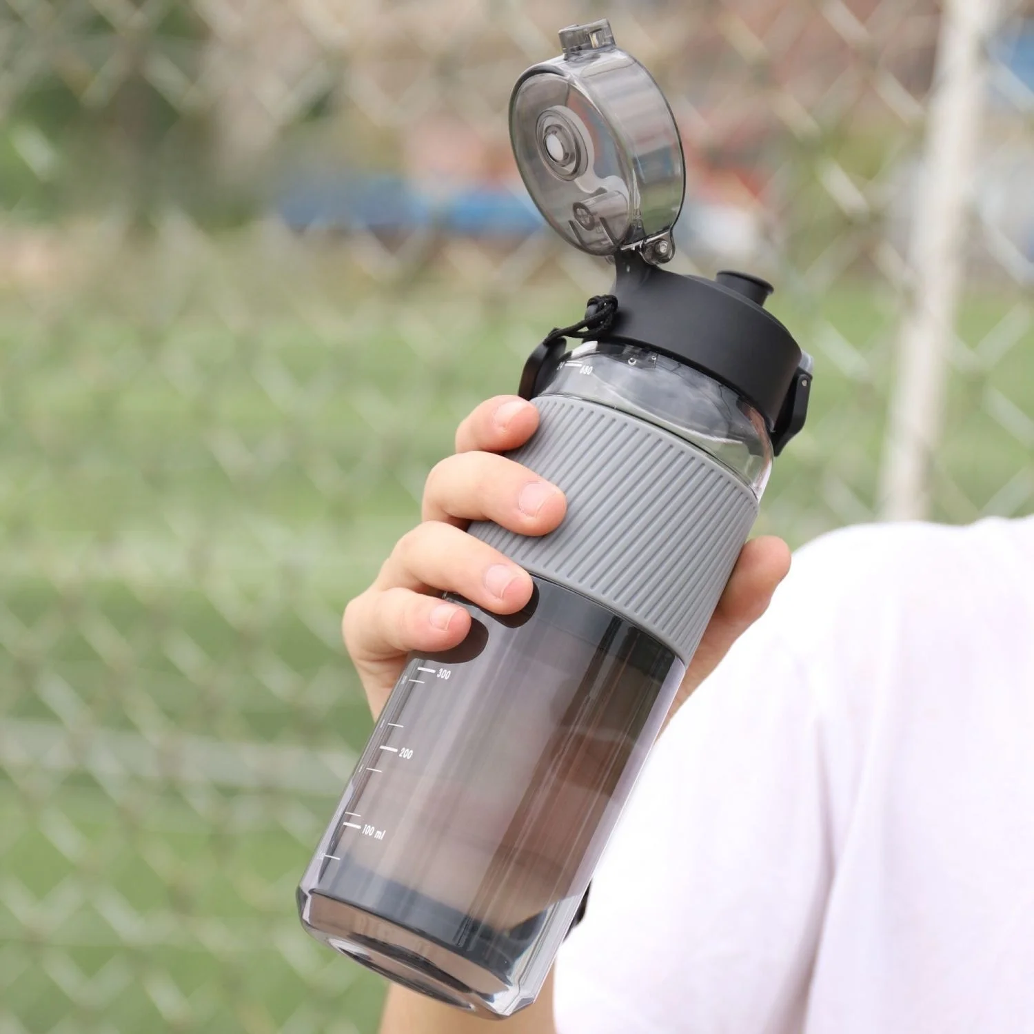 student-sports-water-bottle-plastic-basketball-anti-fall-high-capacity-travel-mug-tea-and-water-separation-men's-stylish-cup