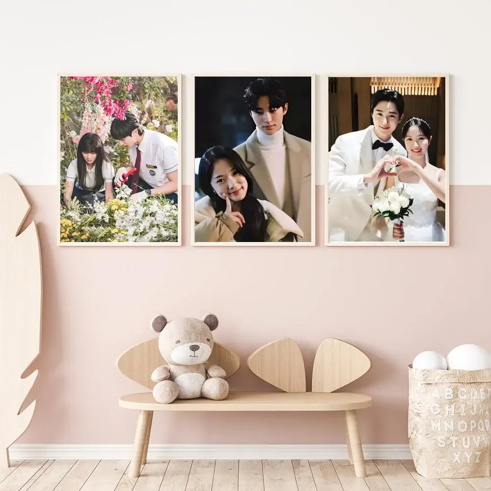 TV Lovely Runner Poster Versatile HD Waterproof Wall Art Self-Adhesive Decor For Any Space Ideal Gift