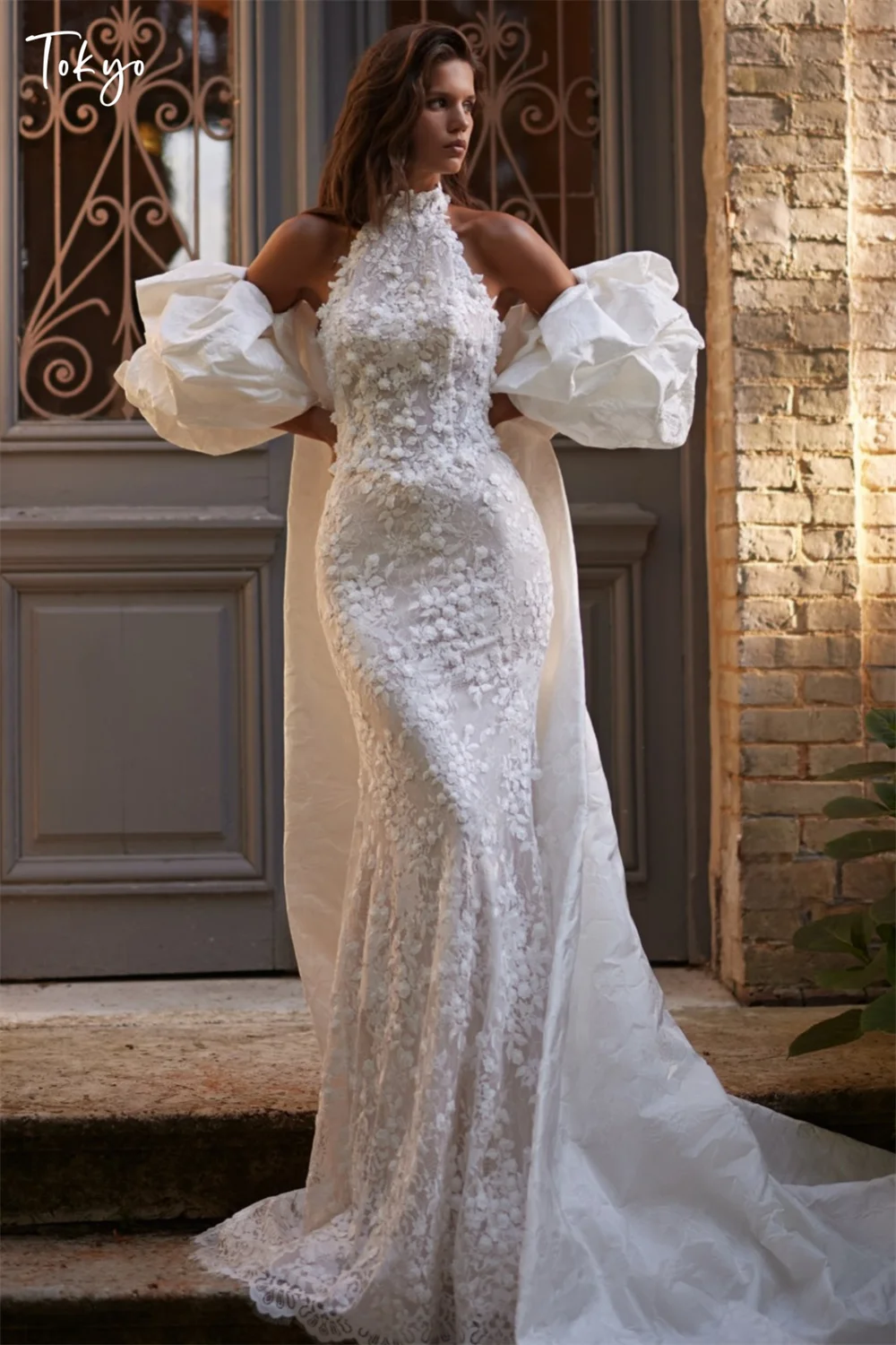 

Tokyo White Elegant Halter Neck Customized Wedding Party Detachable Sleeves Train Bridal Gown Mermaid Backless Wedding Gown 2026