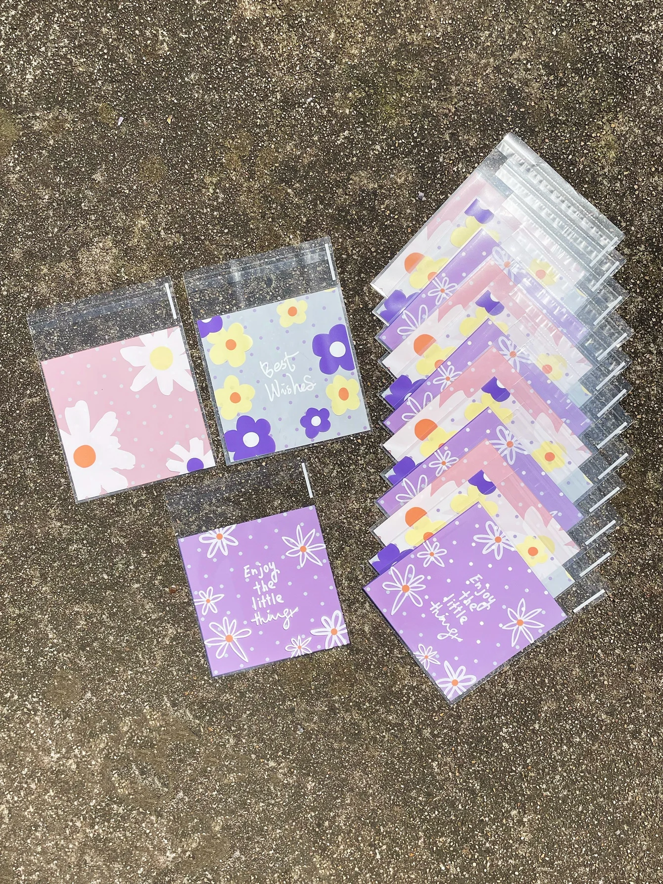100pcs Small Fresh Pink Purple Flower Pattern Gift Packaging Opp Self-sealing Bag, Daisy Print Small Ornaments Small Candy Bags