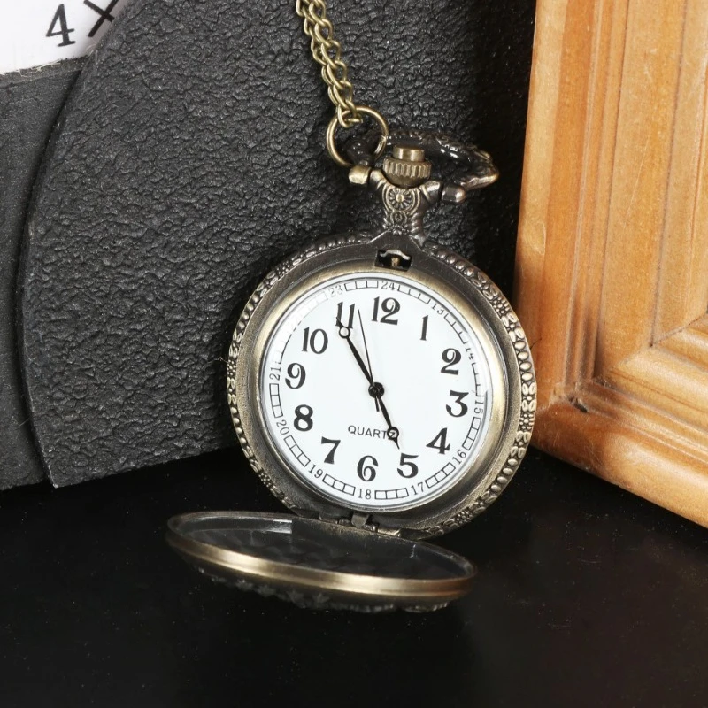 ساعة جيب كوارتز فليب ريترو أرقام رومانية كلاسيكية أرقام عربية للرجال والنساء قلادة مادة سبائك الزنك