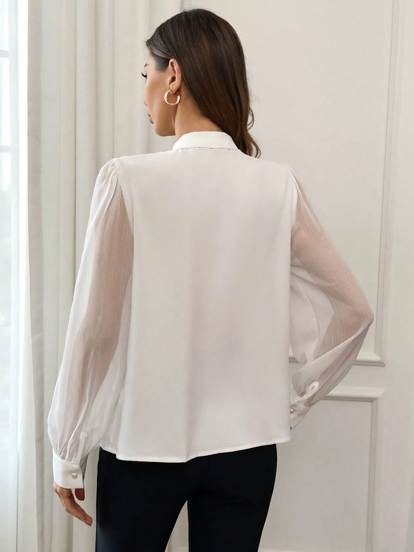 2024 new spring and autumn white shirt female design sense niche top professional long-sleeved temperament V-neck chiffon shirt