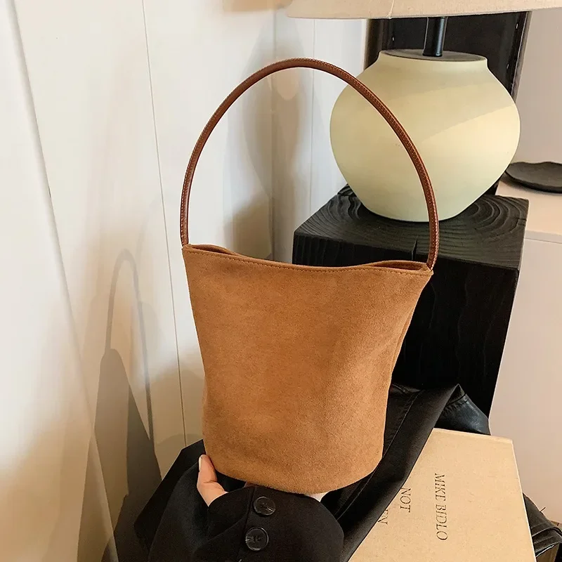 

Solid Color Fashion Faux Suede Shoulder Bag Bucket Hasp Simple Handbag 2024 Hot Sale Bags for Women Bolsas Femininas