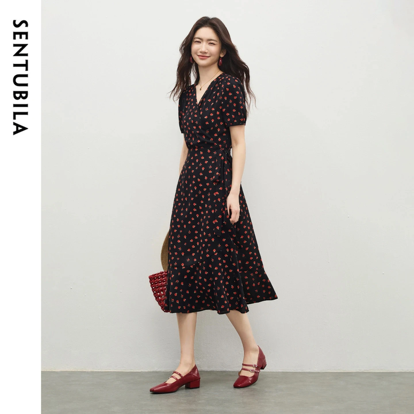 SENTUBILA Women's Black Floral Dress 2026 Summer New Elegant Casual V-Neck Tie Waist Puff Short Sleeve A-Line Dress 162LI4906