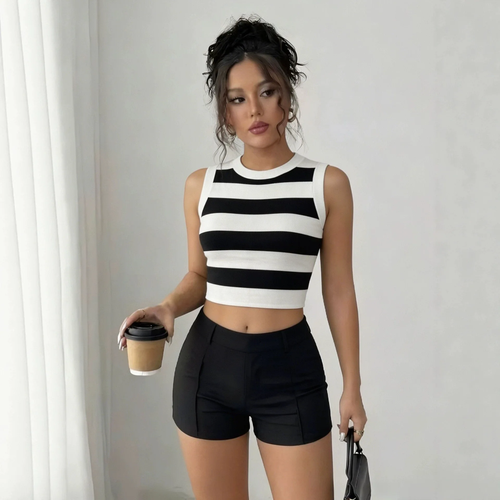 2026 Contrast Color Striped Slim Fit Stretchy Waist-revealing Sexy Round Neck Versatile Sleeveless Knit Vest Sweater