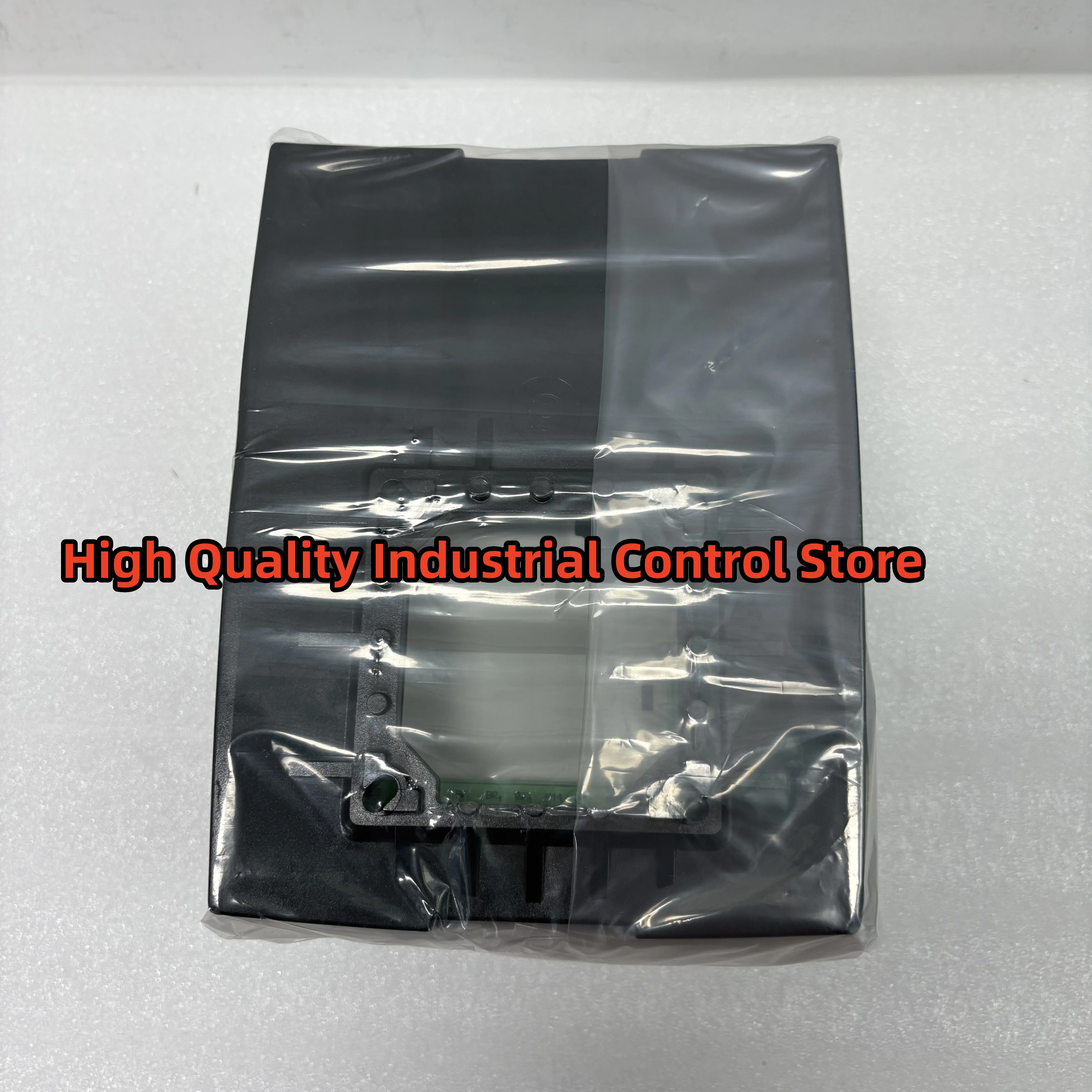 Frequenzumrichter E82MV751-4B001 E82MV751-4B151 neues Original