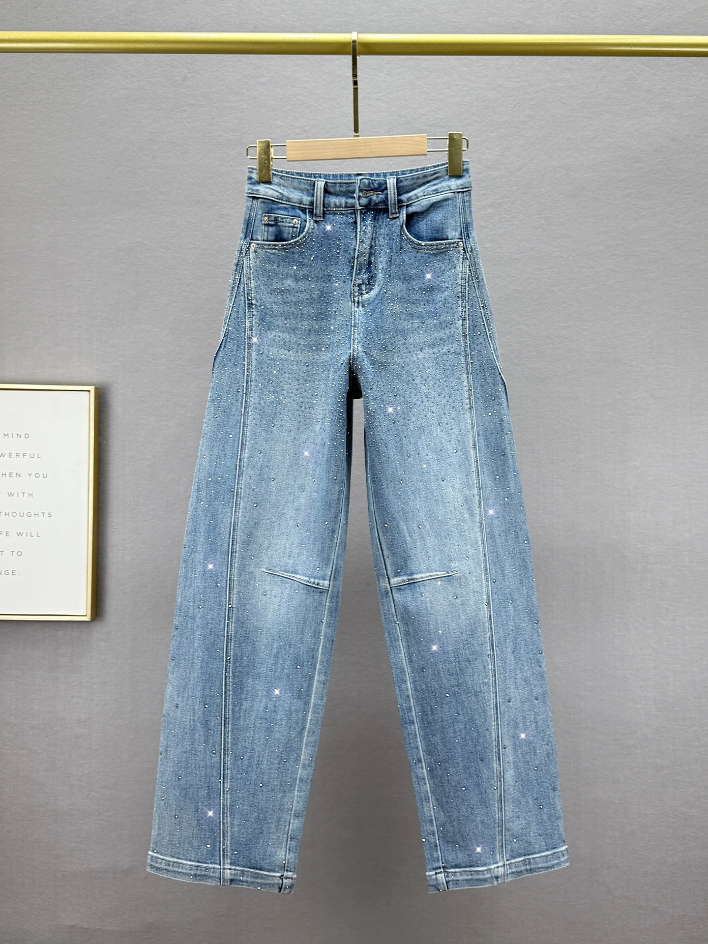 

Женские джинсы из плотного денима со стразами, свободного кроя, с высокой талией, удлиненные, весенние, новые, модные, утягивающие, с эффектом стройности, брюки-клеш