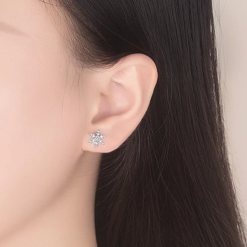 

925 Sterling Silver Exquisite Snowflake Zirconia Earrings for Women, Fashionable Wedding Party Jewelry