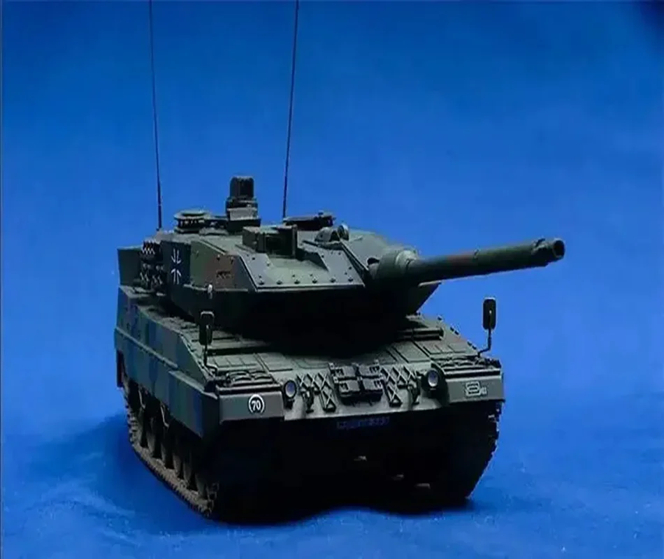 Hobbyboss 82403 1/35 독일 Leopard 2 A6EX 탱크 조립 모델 구축 키트 성인용 취미 장난감 컬렉션