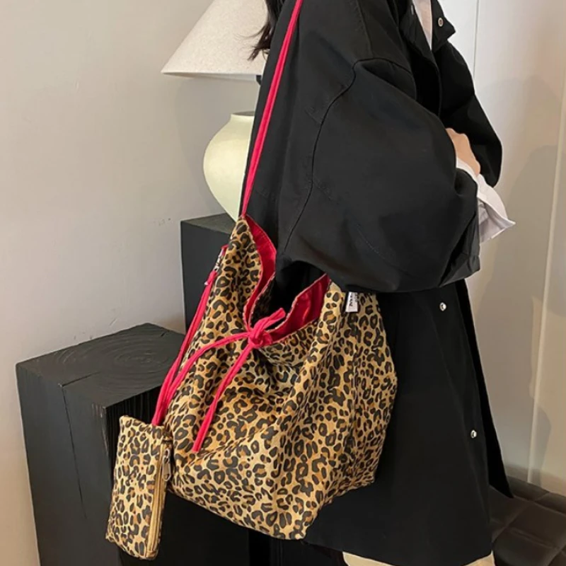 Fashion Simplicity Nylon Leopard Print Design Women‘s Shoulder Bags 2024 High Quality Versatile Reversible Back Ladies Handbags