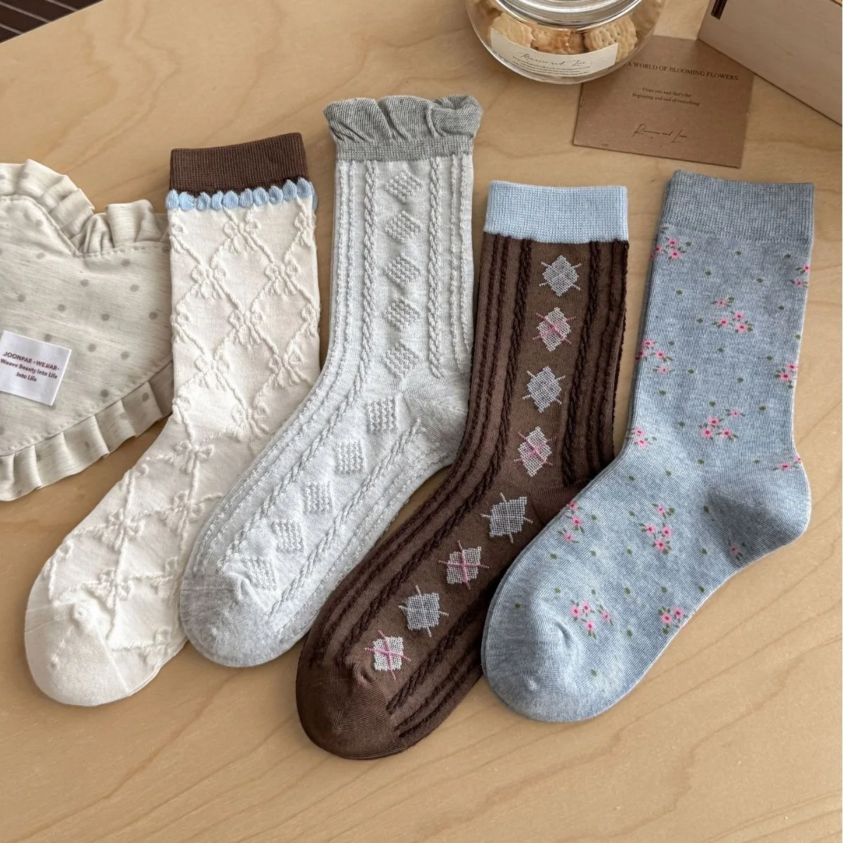 Floral Women's Cotton Socks 2026 New Autumn and Winter Embossment Rhombus Long Socks Contrasting Color Retro Medium Tube Socks