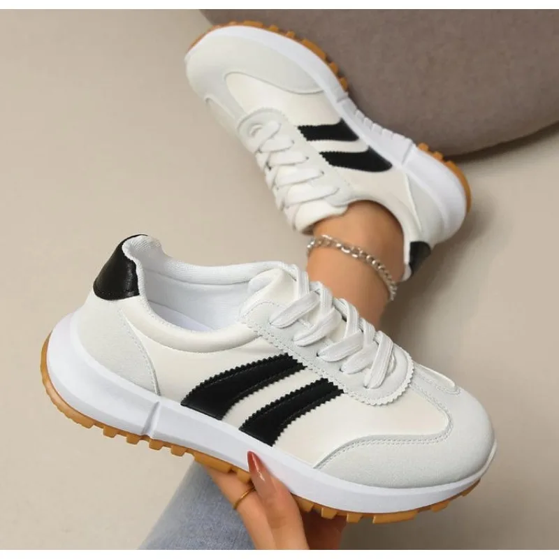 

New Women's Casual Lightweight Breathable Sport Shoes Spring Autumn New All-match Running Sneakers Zapatos De Mujer Tenis Jeans