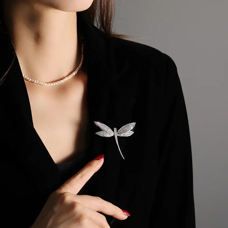 المرأة العصرية الرائعة الصدار معطف أنيق سترة الزركون اليعسوب بروش شارات #4