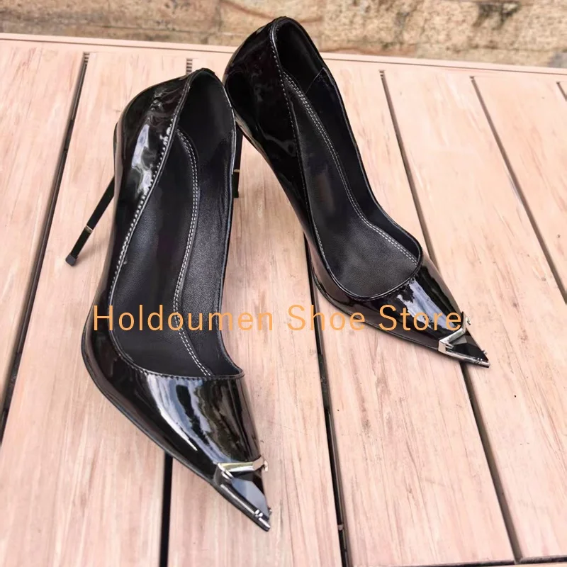

Women's Sexy Pointed Toe Metal Decor Stiletto Pumps Patent Leather Satin Material Office Lady Fashion Outfit Pumps Niche Style
