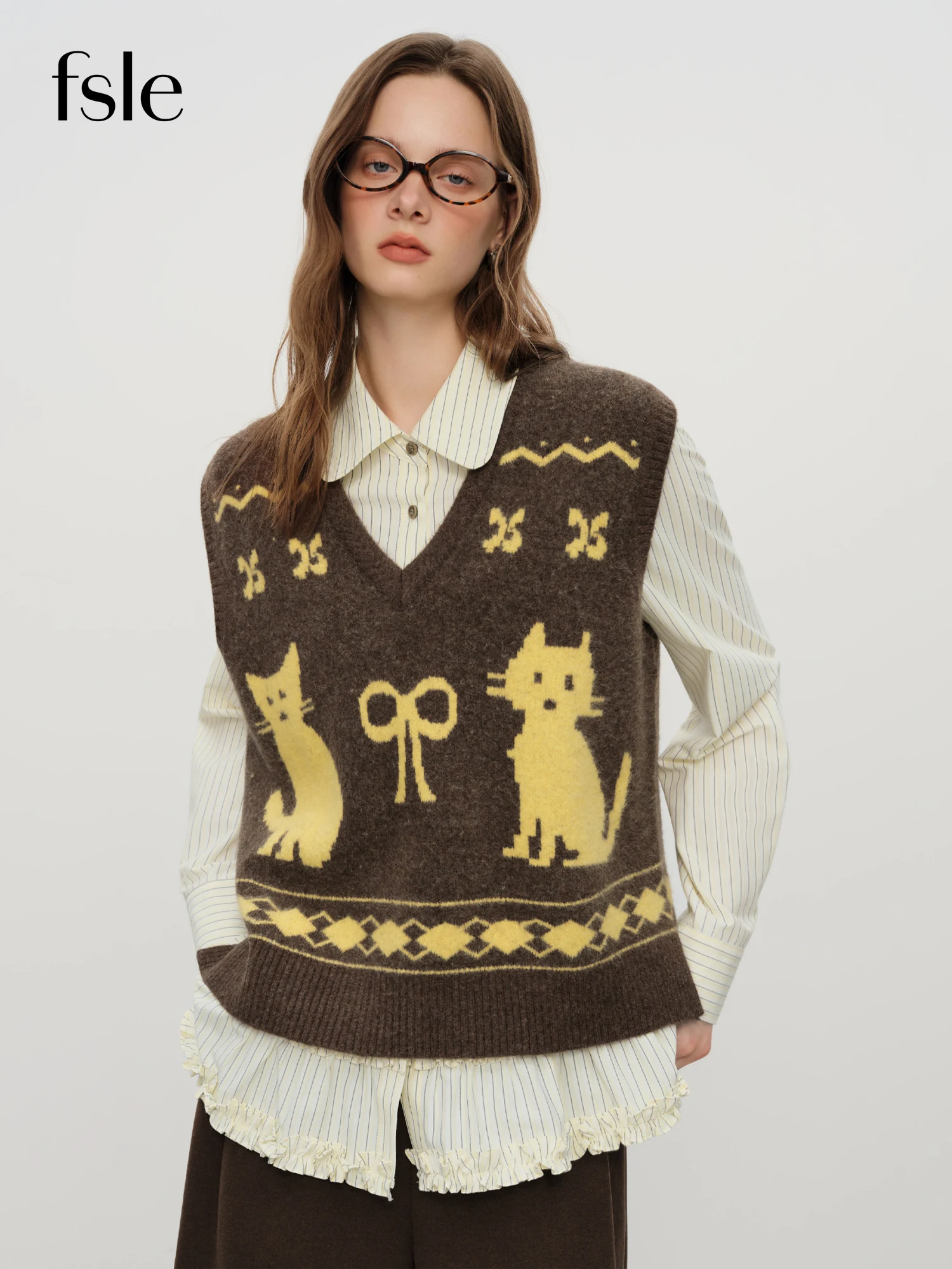 

FSLE Ретро уменьшающий возраст котенок жаккардовый вязаный жилет с v-образным вырезом жилет для женщин зима 2025 новый жилет в американском стиле