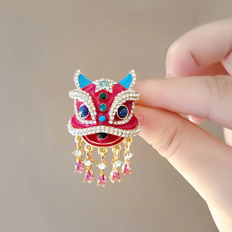 1pcs Holiday Chinese Lion Pendant Pin Red 3D Jacket Pin Elegant Art National Tide Waking Lion Brooch Women Chinese Style