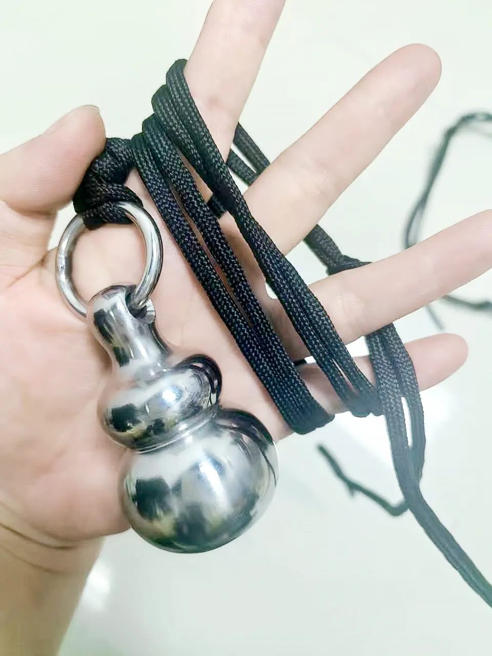 Self-defense Gadgets Gourd Pendant Emergency Survival Window Broken Personal Security Protection Suppiler view 3