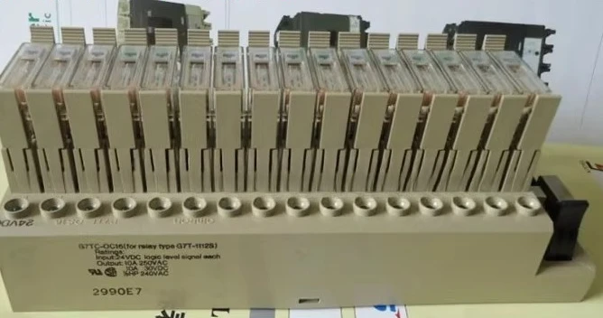 

Parts for relay G7TC-OC16 G7TC-ID16