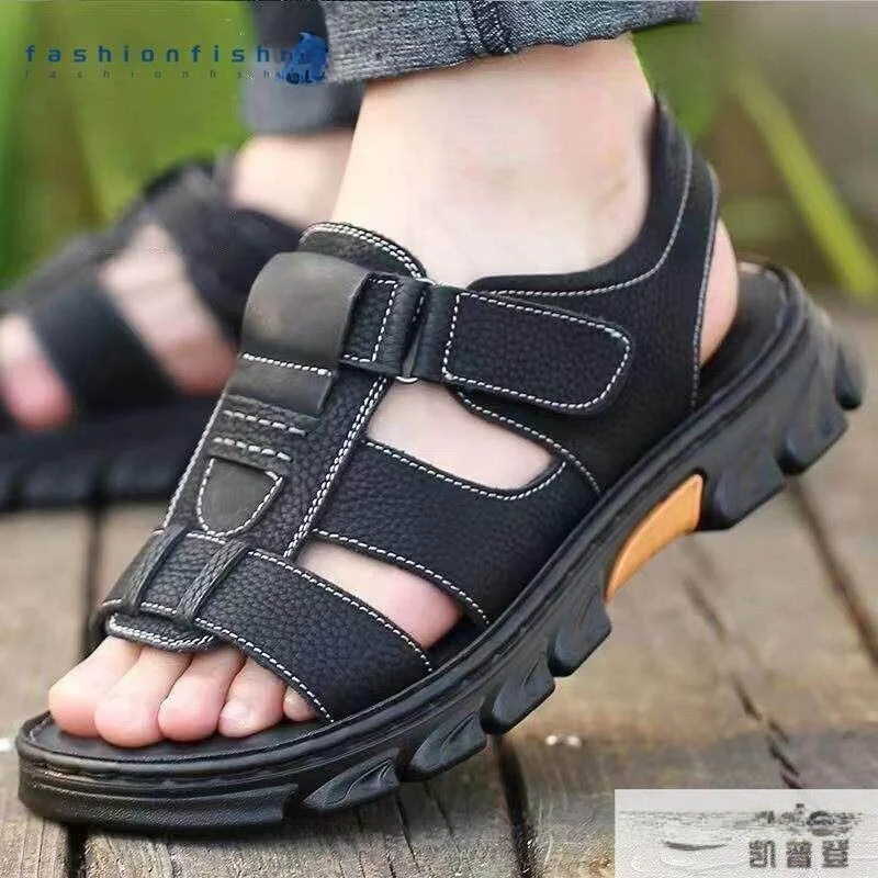 Handmade Men's Casual Beach Sandals Anti-Odor Slip-Resistant Five-Hole Wear-Resistant Clogs Comfortable Breathable Slippers