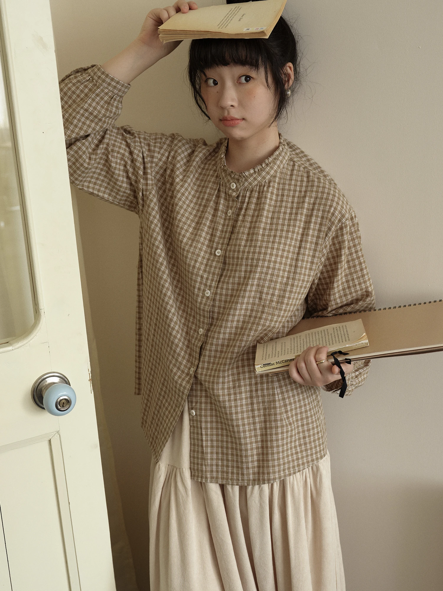 

Женский топ в клетку в стиле ретро в стиле ретро, свободный крой, утягивающий топ, повседневный круглый топ из хлопка, 00% осенний дизайн