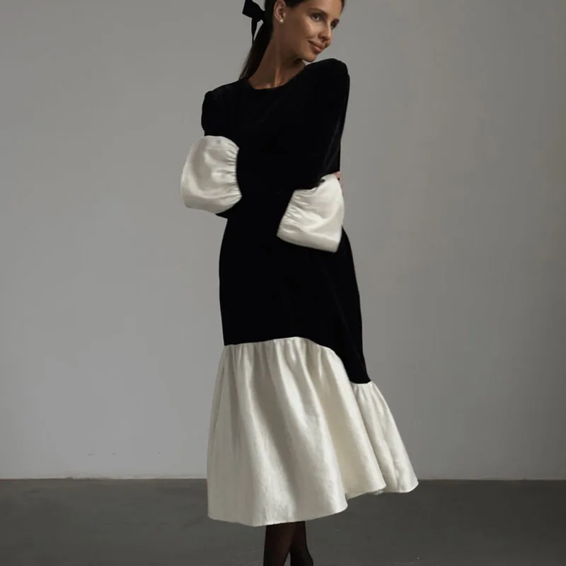 

The New French Patchwork Design Flared Sleeve Dress From South Korea In Autumn Is Fashionable And Loose