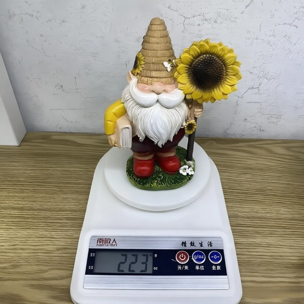 Cute Resin Garden Gnome Ornament Bee Sunflower Statue Decorative Figurine For Home Office Desk Shelf Cat Tree Accessory