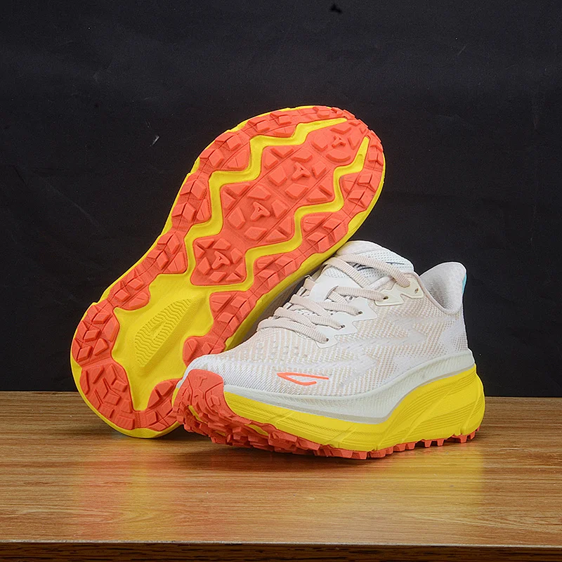 

Стильные спортивные повседневные кроссовки FallTrendy, модный тренд, для повседневного образа.