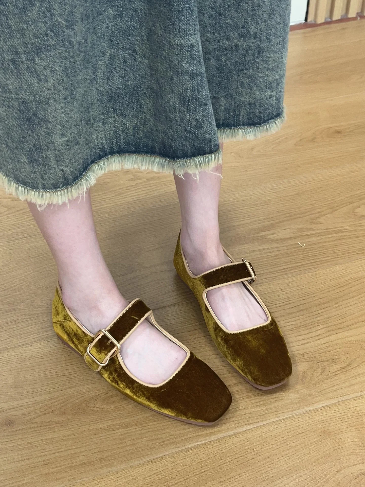 chaussures-plates-mary-jane-en-velours-pour-femmes-style-retro-avec-bride-a-boucle-ballerines-a-bout-carre-decontractees-et-tendance