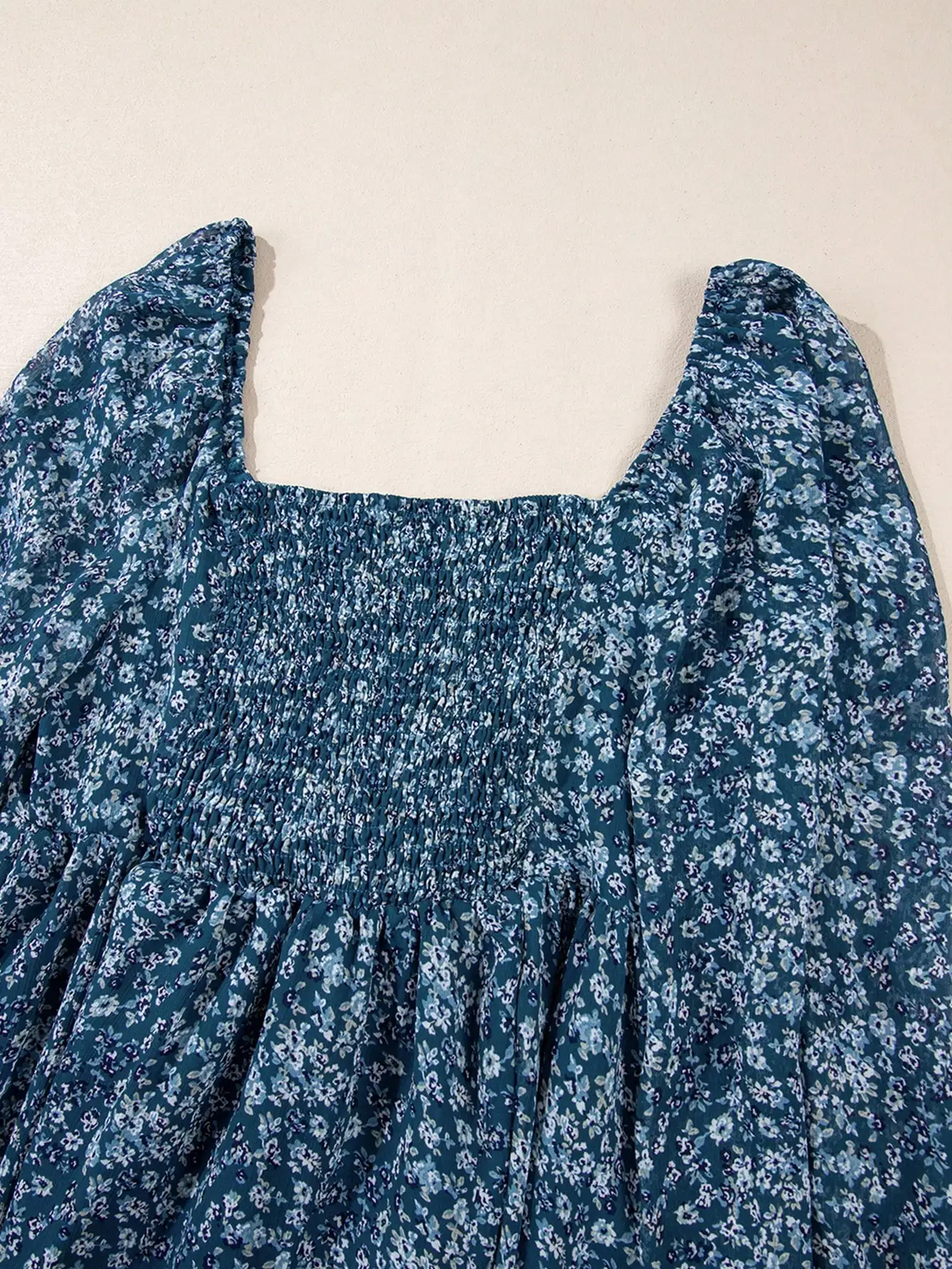 Acelitt Sommerkleid mit Ditsy-Blumenmuster und gerafftem Patchwork-Laternenärmeln vorne