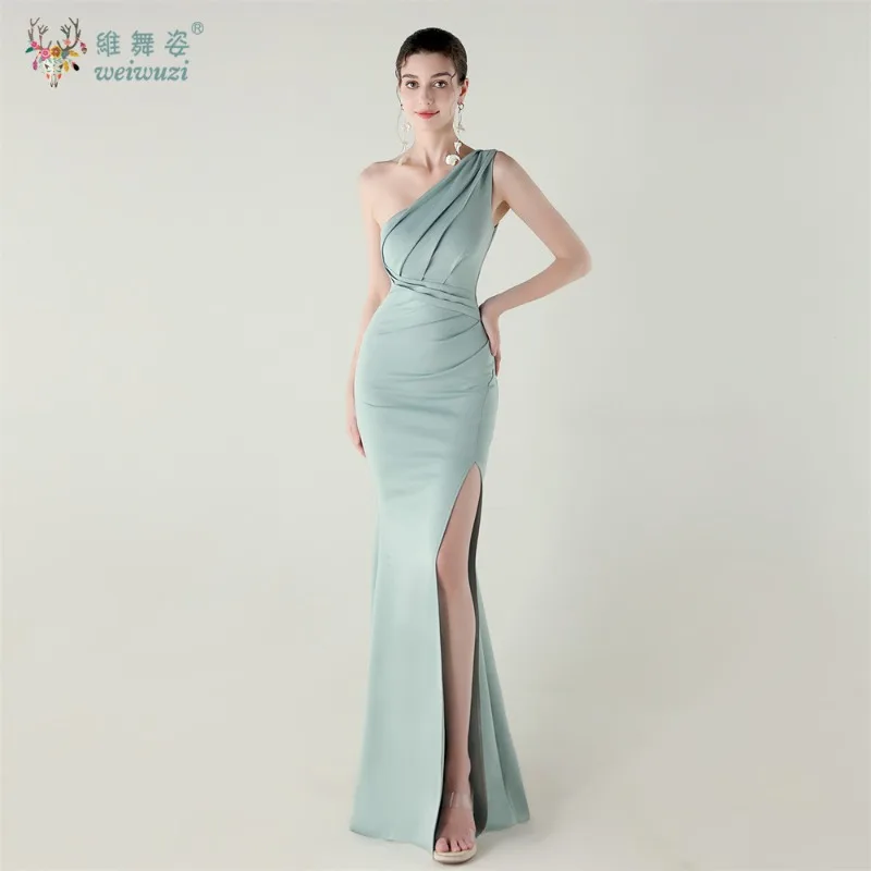 韓国風ミニマリストシングルショルダーサテンプリーツウェディングブライズメイドイブニングドレス、スリット入りスリムフィットマーメイドイブニングドレス