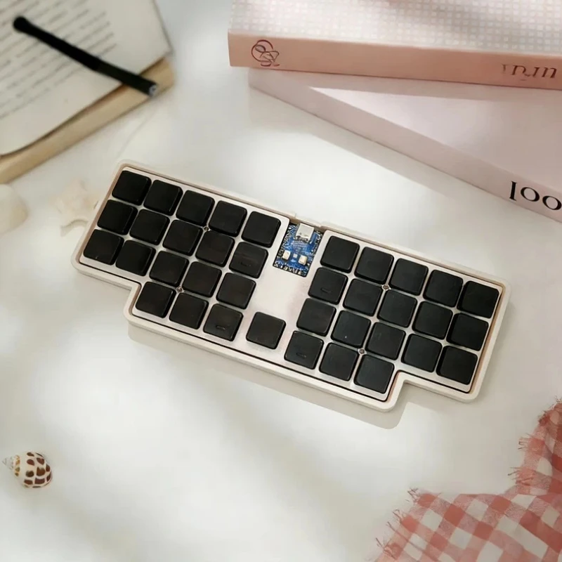 

Haori36 Low Profile Wired Mechanical Keyboard 36%layout Hot Swap Ultra-thin Portable Support QMK VIA E-sports Gaming Keyboard