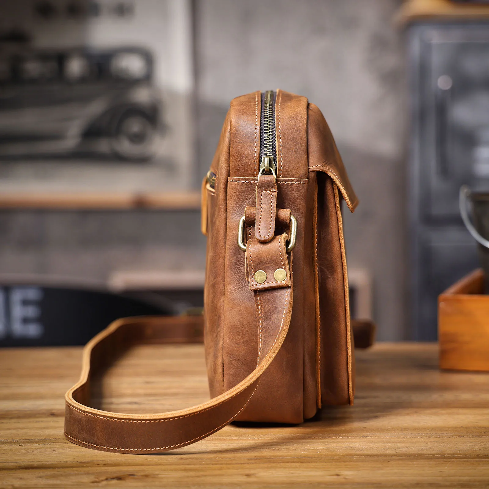 S.WORKER Vollnarbenleder Herren-Umhängetasche Vintage Crossbody Sling Bag für Männer – Detail 21
