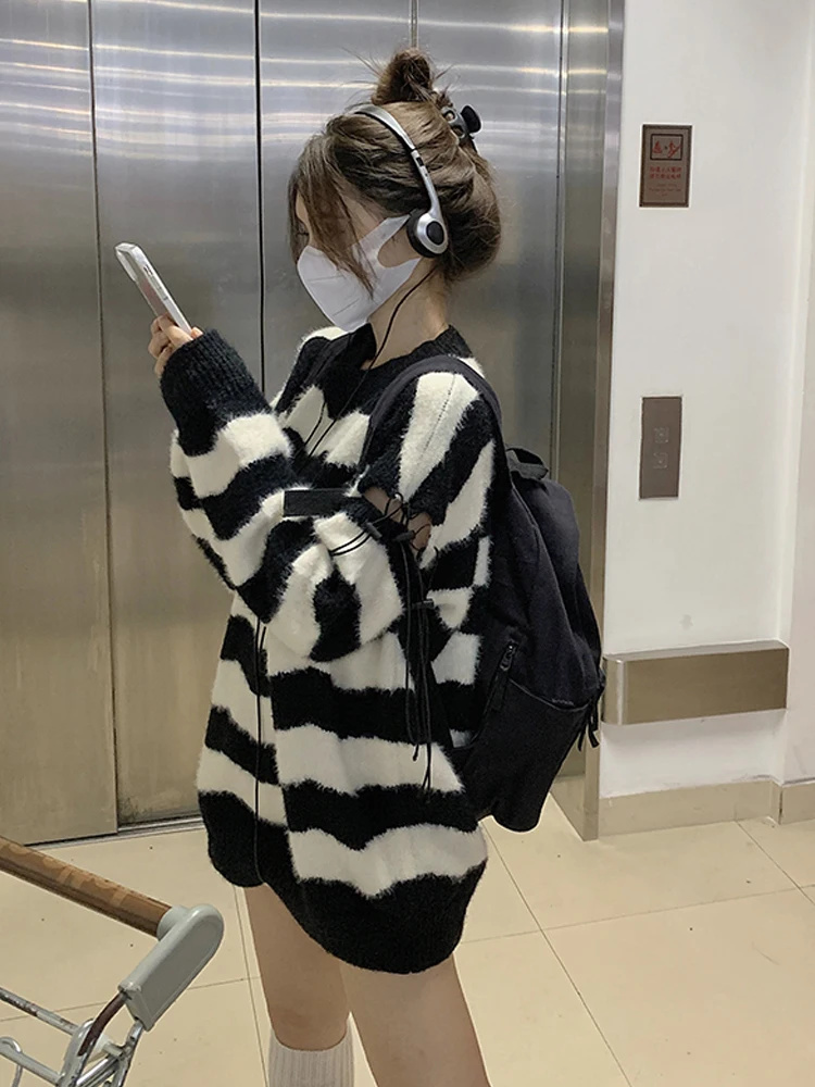 Korean Women Chic Striped Retro Sweater 2022 Autumn New Women's Round Neck Oversize Fashion Knitted Top Sweater Preppy Style