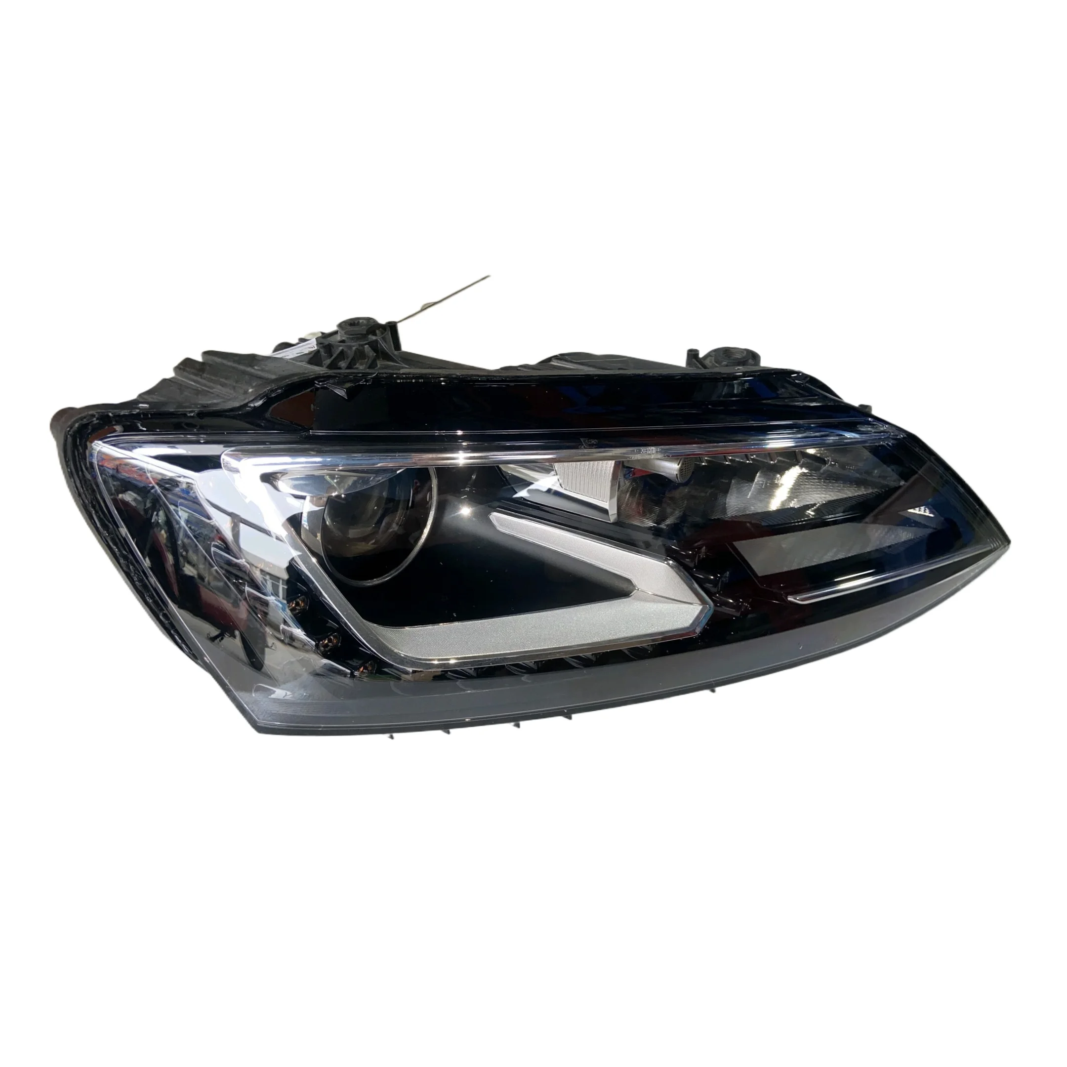 เหมาะสําหรับไฟหน้า Volkswagen Jetta Sagitar ไม่มีไฟหน้าแบบหน่วย