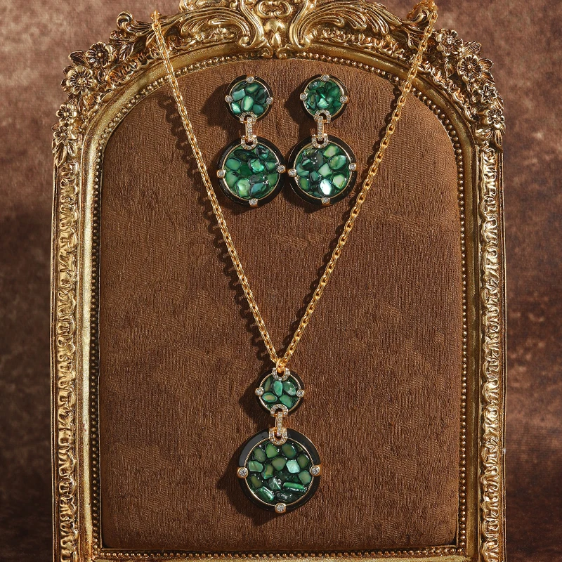 

Vintage Disc Green Natural Stone Jewelry Sets Antique Gold Plated Rhinestone Pendant Necklace Drop Earring Luxury Brands Quality