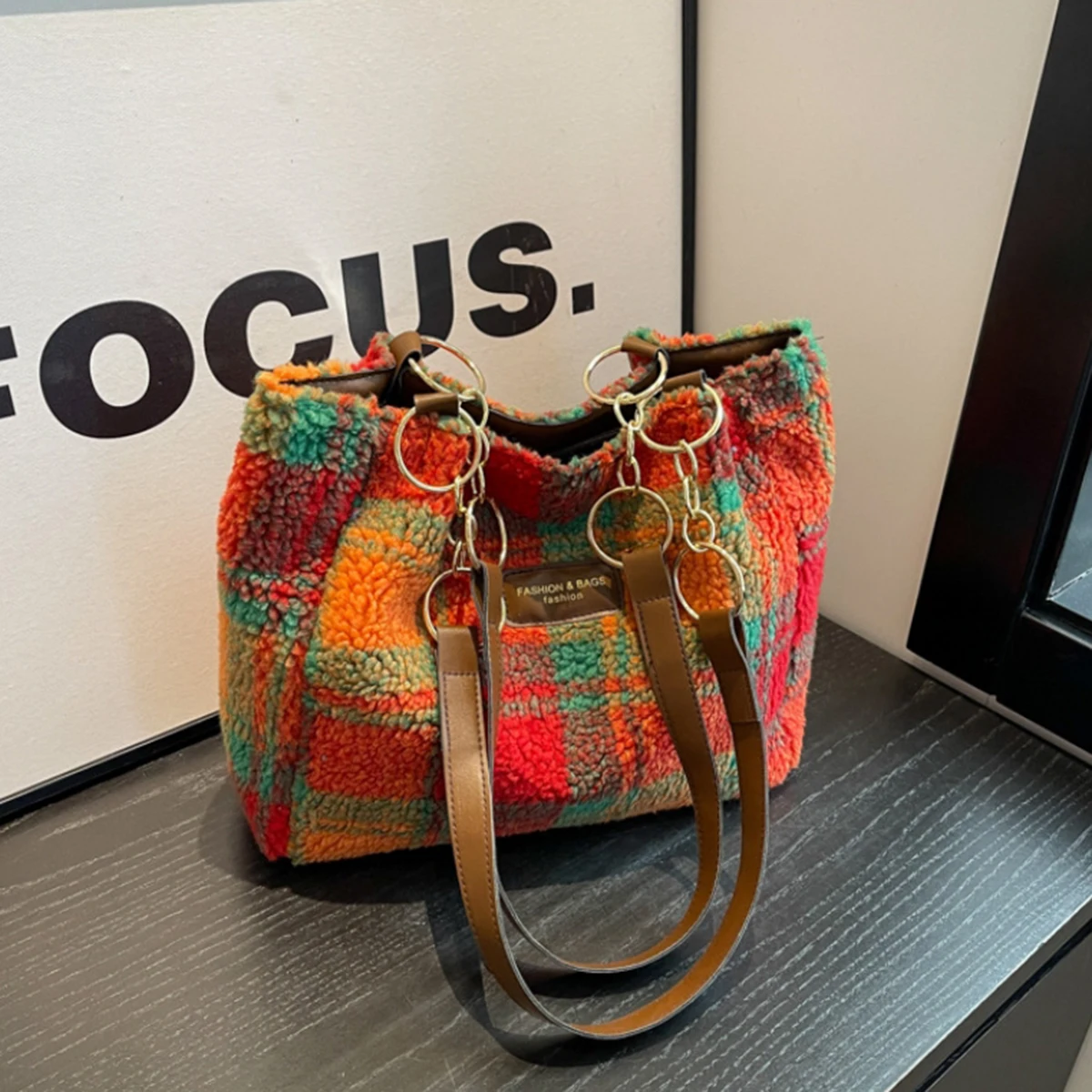 Red plaid plush bag autumn and winter new lamb velvet hand underarm bag Fashion plaid shoulder bag large capacity Tote bag
