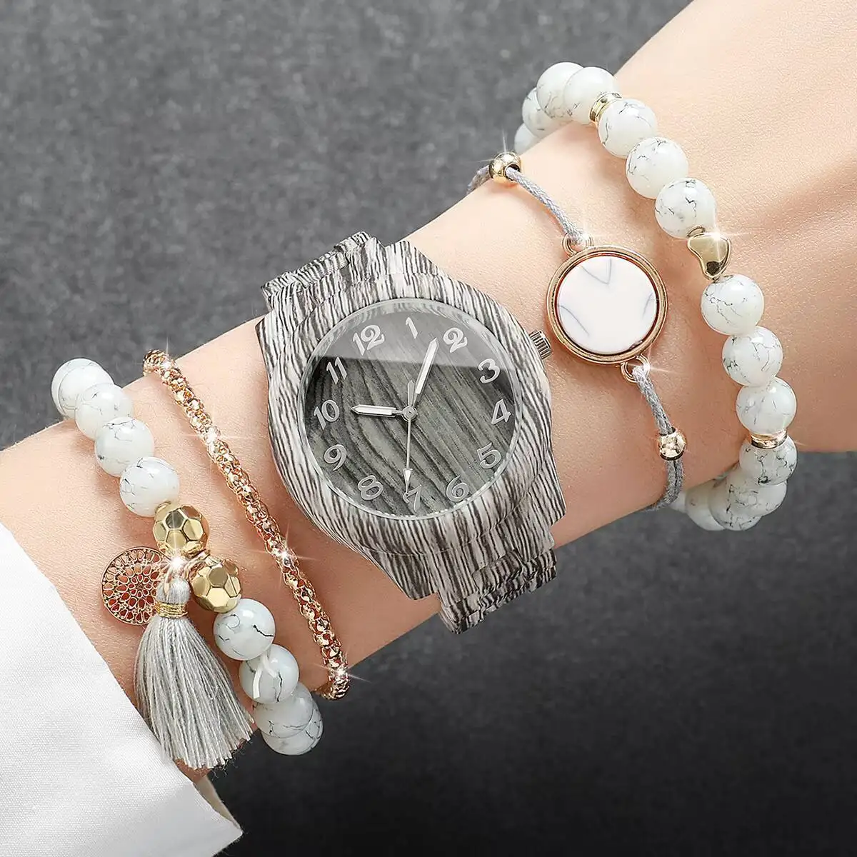 5PCS Fashion Women Watch Bracelets Set Casual Wooden Pattern Plastic Band Quartz Watch for Girls Clock Gift （Without Box）