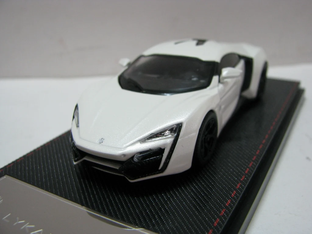 Diecast 1:43 Scale KENGFEI Wมอเตอร์LYKAN HyperSport Pearlสีขาวรถสะสมของเล่นของขวัญของที่ระลึกจอแสดงผลเครื่องประดับ