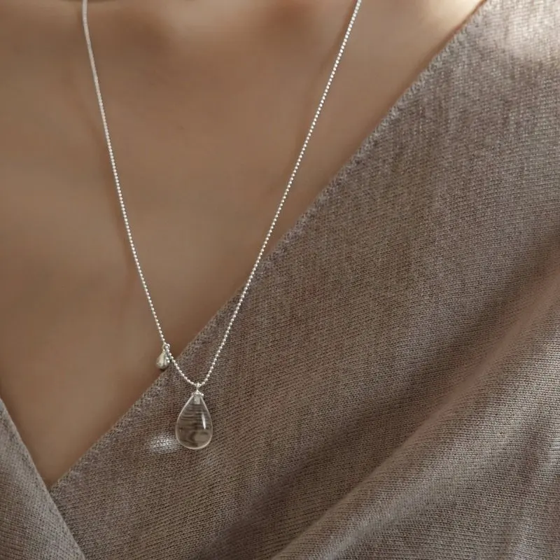 White Crystal Drop Pendant Necklace with Niche Design Sense, High-Grade French Elegance Clavicle Chain