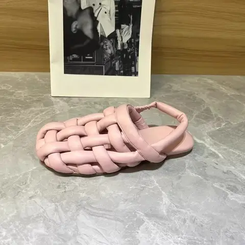 2025 여름 신상 플랫 패션 우븐 컷아웃 샌들 여성 캐주얼 바오토우 소프트 솔 로만 슈즈