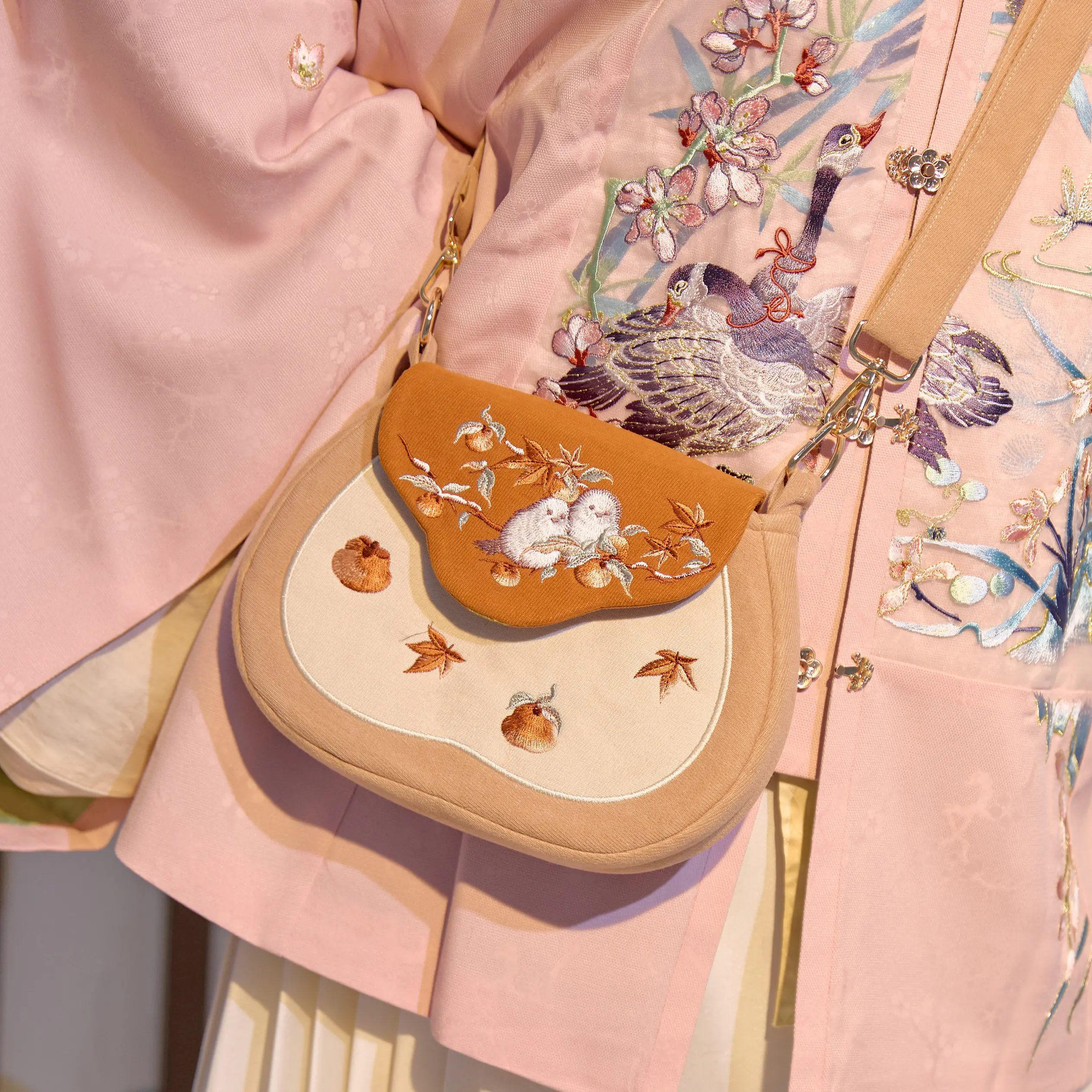 

Chinese Style Original Embroidery Hanfu Cargo Man Bag Single Shoulder Oblique Span Flip Women's Bag Antique Cute Lolita Bag Girl
