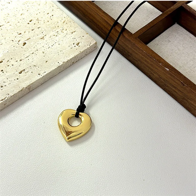 قلادة على شكل قلب أوروبية وأمريكية عبر الحدود، سلسلة صوفية طويلة عصرية وراقية، صغيرة