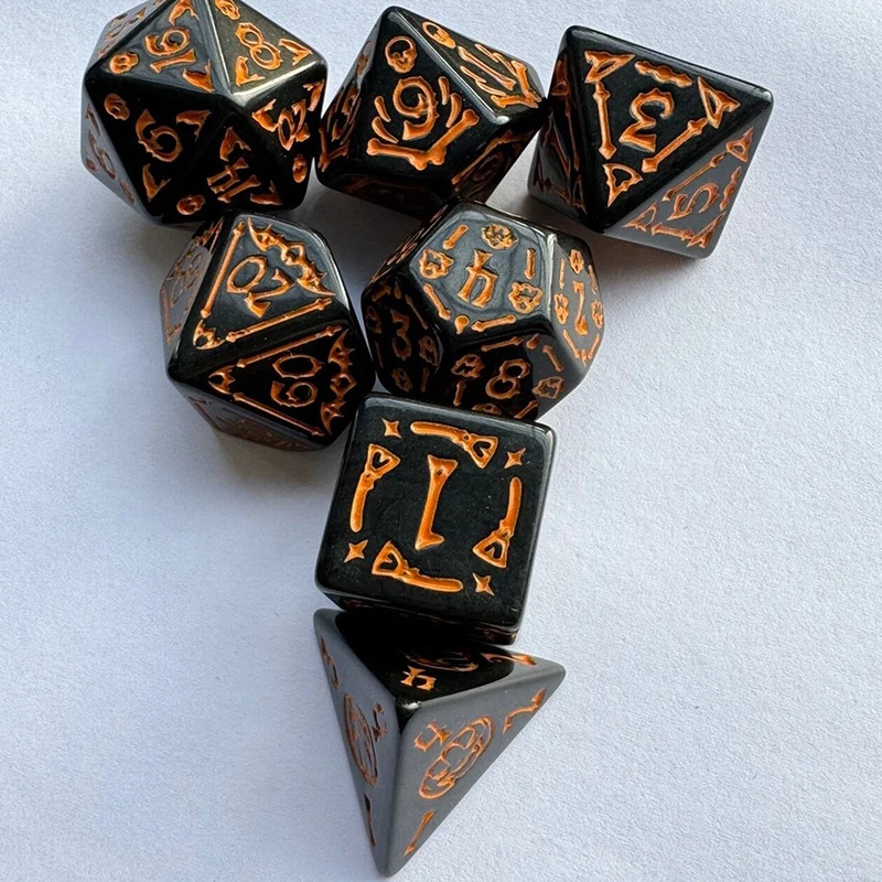 

7Pcs/Set Halloween Themed Polyhedral Dice Set Multi-Sided High-Quality Gaming Dice for Board Games And Tabletop Entertainment
