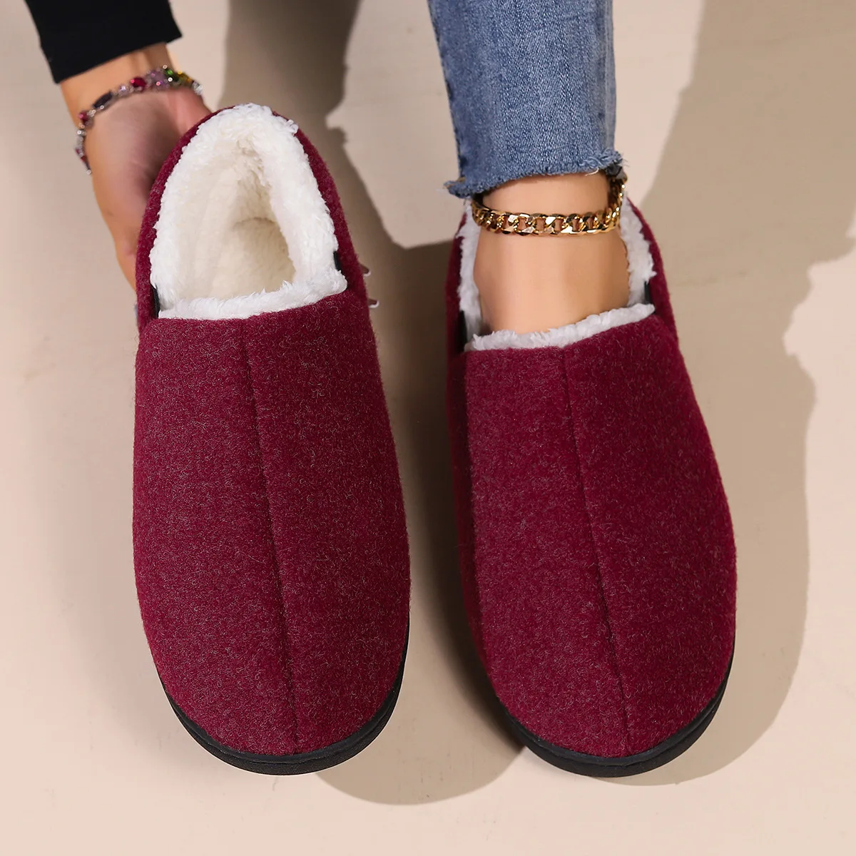 Comwarm: Warme, kurze Plüsch-Hausschuhe für Damen, mit flauschigem Innenfutter, ideal für den Innenbereich, bequeme, weiche Sohle, modische Schlafzimmer-Hausschuhe. – Detail 4