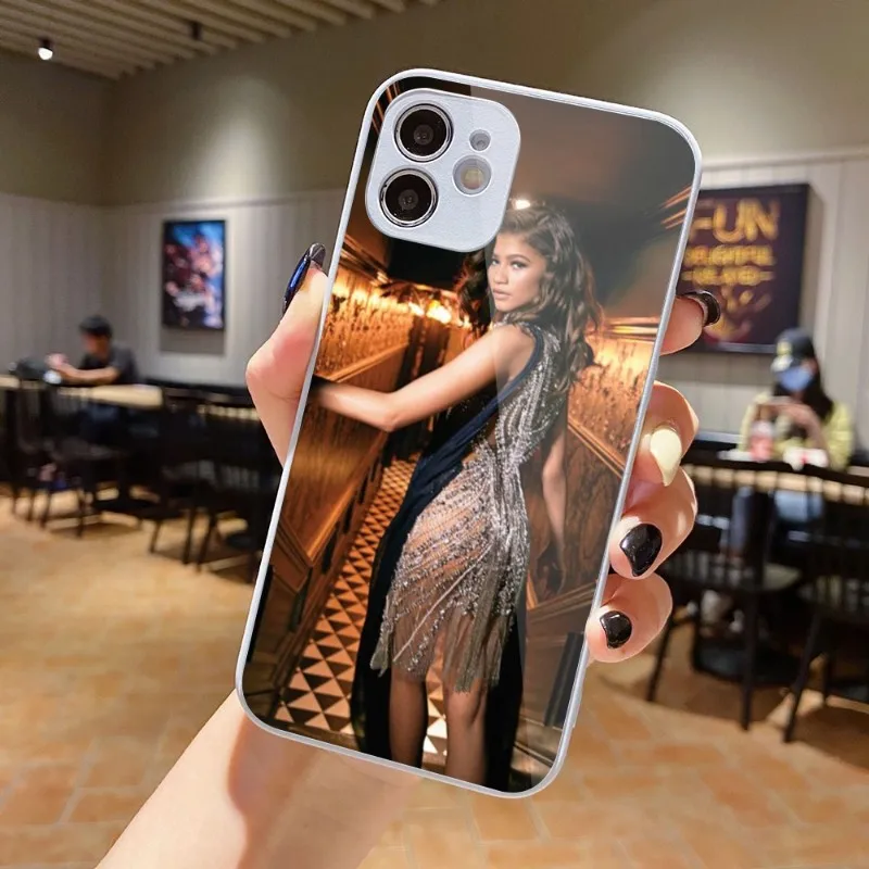 Fashion Zendaya Mobile Cell Phone Case for iPhone 15 14 13 12 11 Pro Max X XR XS 8 7 Plus Liquid Glass Phone Cover Funda