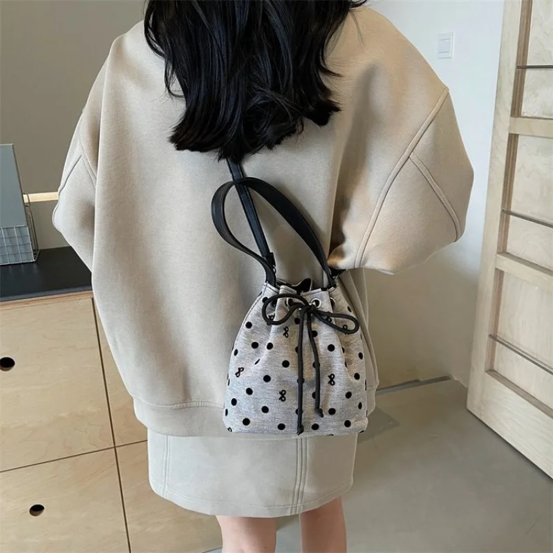 

Unique Vintage Simple Tote Bag For Women With Messenger Design Large Capacity And Casual Commuter