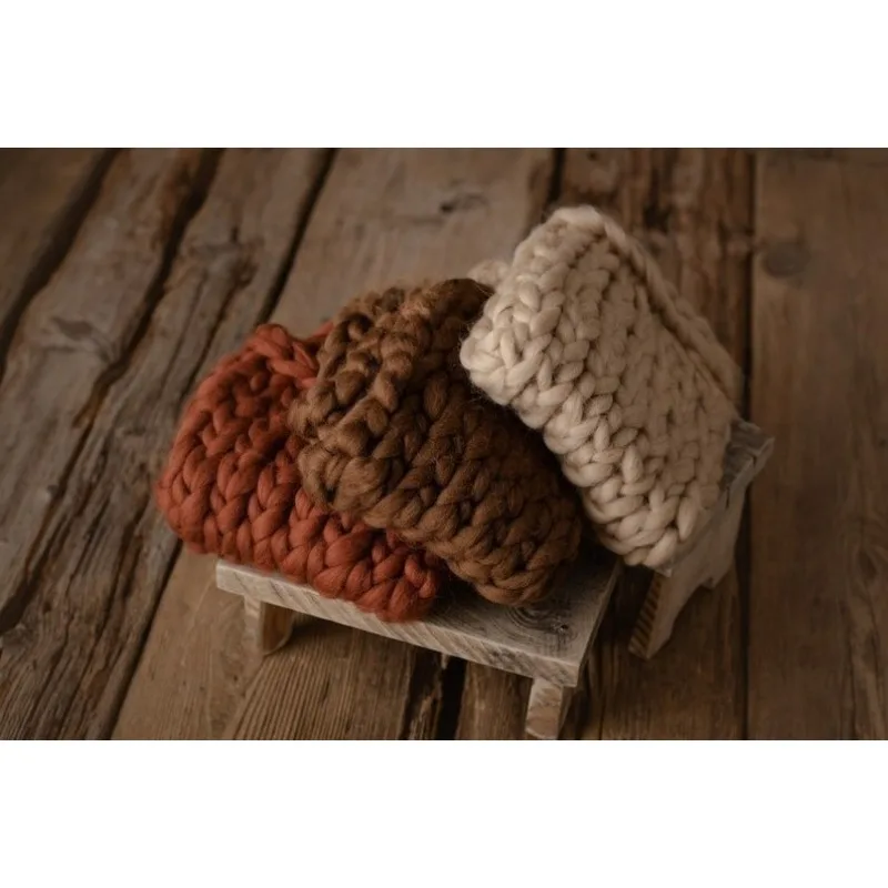 チャンキーニット新生児写真撮影ブランケット、男の子と女の子の写真撮影用の手作りニットベビー小道具、ツイストラップポーズ補助具