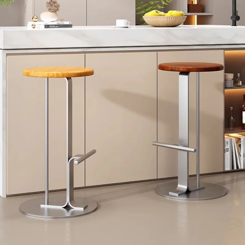 Prosty nowoczesny stołek barowy ze stali nierdzewnej Kreatywna stabilność Krzesło barowe Pasek na nogę Luksusowa jadalnia Stół do salonu Wysokie krzesła
