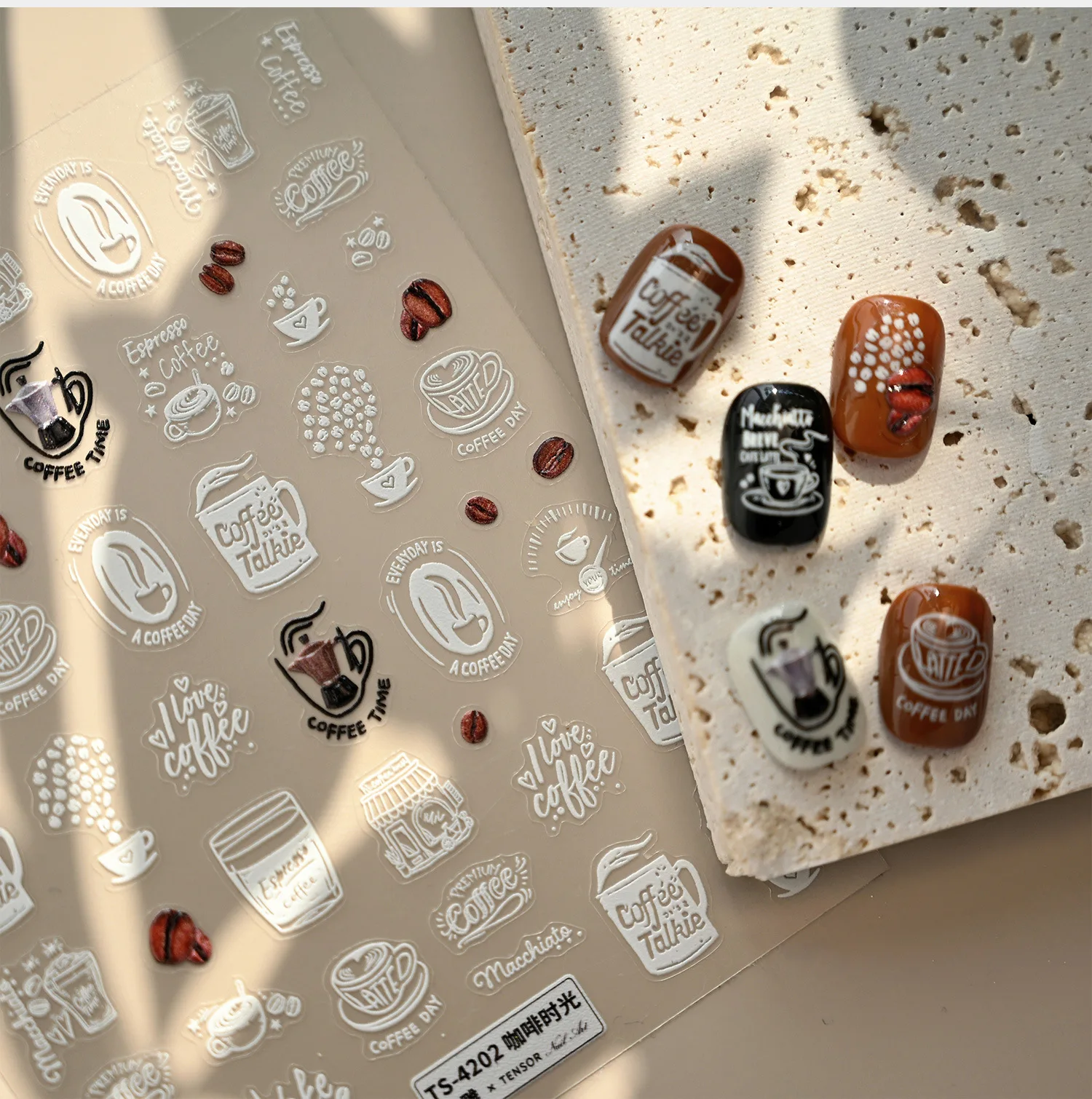 Chicchi di caffè marroni Tazza bianca Stella Bowknot Personaggio Cibo Pane Biscotti Dessert Forchetta Stripe Pizza Nail Art Sticker Decalcomania per manicure